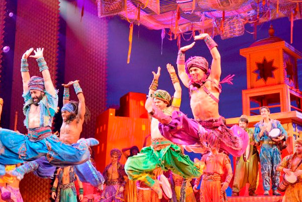UNIVERSAL PASSARÁ GRATUITAMENTE SHOWS DA BROADWAY NO YOUTUBE DURANTE A QUARENTENA!