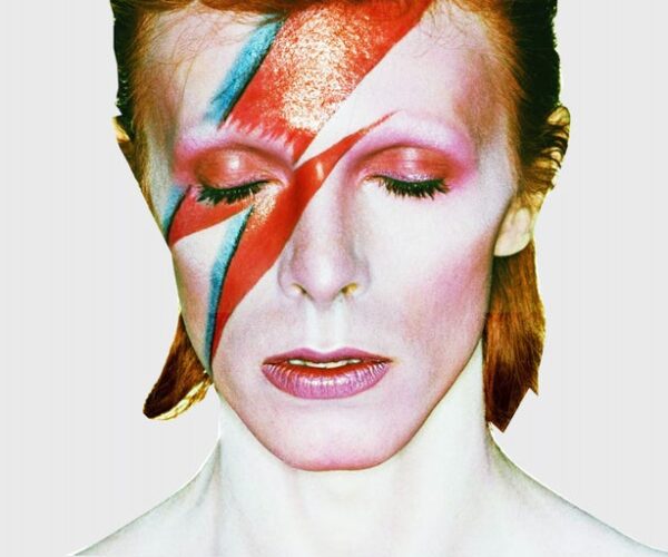 CINEBIOGRAFIA DE DAVID BOWIE TEM TRAILER DIVULGADO!