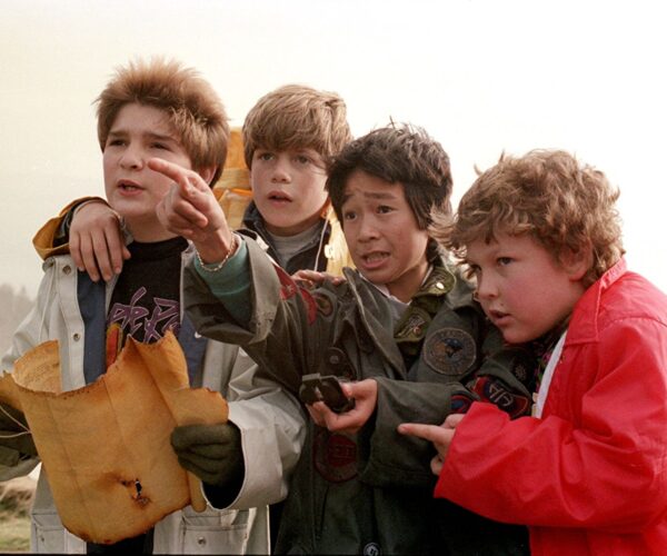 35 ANOS DE OS GOONIES: OS GRANDES NOMES ENVOLVIDOS NO FILME!