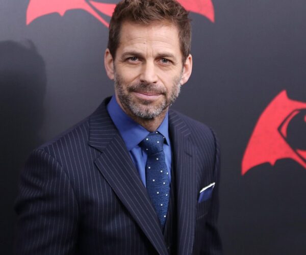 Zack Snyder afirma que não fará mais filmes de heróis da DC!