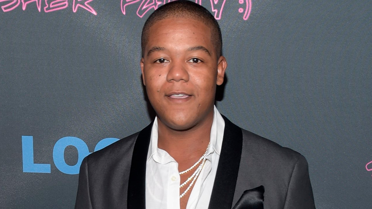 Kyle Massey, conhecido pelo seriado, As Visões da Raven e Cory na Casa Branca está foragido da polícia. Entenda o motivo!