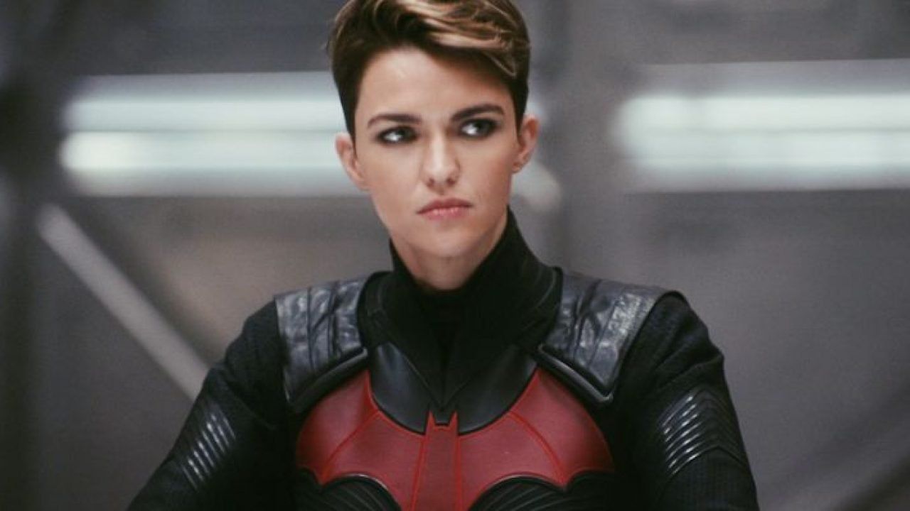 Ruby Rose volta a fazer acusações contra a produção de Batwoman