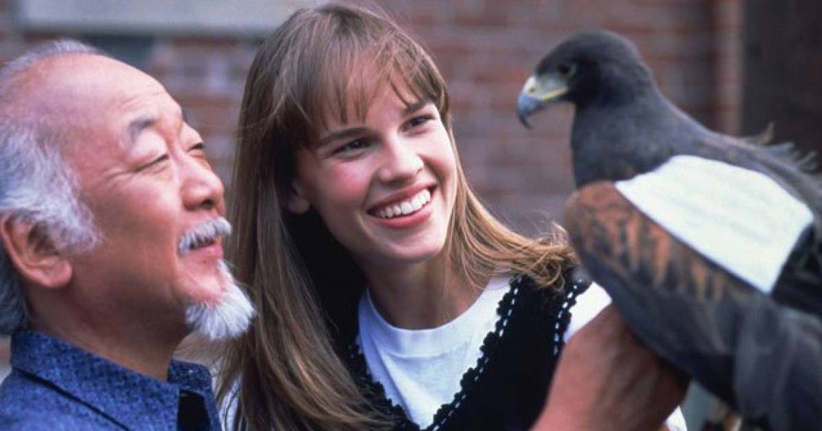 Ralph Macchio abre as portas para retorno de Hilary Swank em Cobra Kai