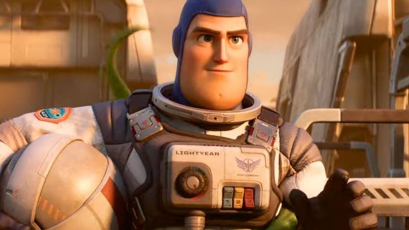 Após protestos da Pixar, beijo LGBT censurado será reincluído ao filme Lightyear