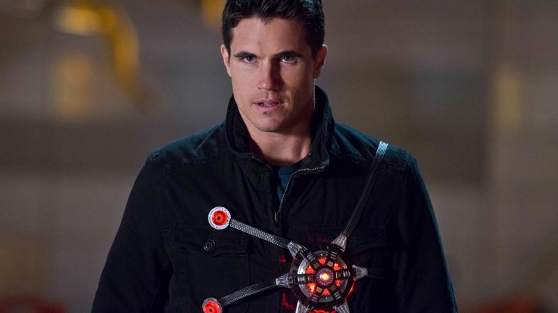 3ª temporada de The Witcher terá Robbie Amell e atriz de Shang-Chi
