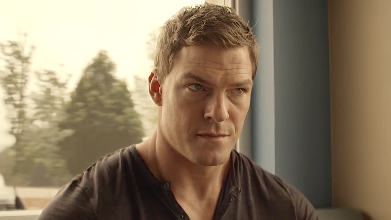 Astro de Jack Reacher, Alan Ritchson entra para elenco de Velozes e Furiosos 10