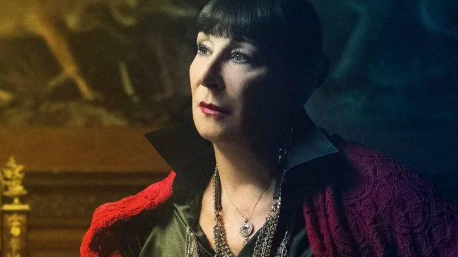 Anjelica Huston entra para o elenco de Ballerina, derivado de John Wick