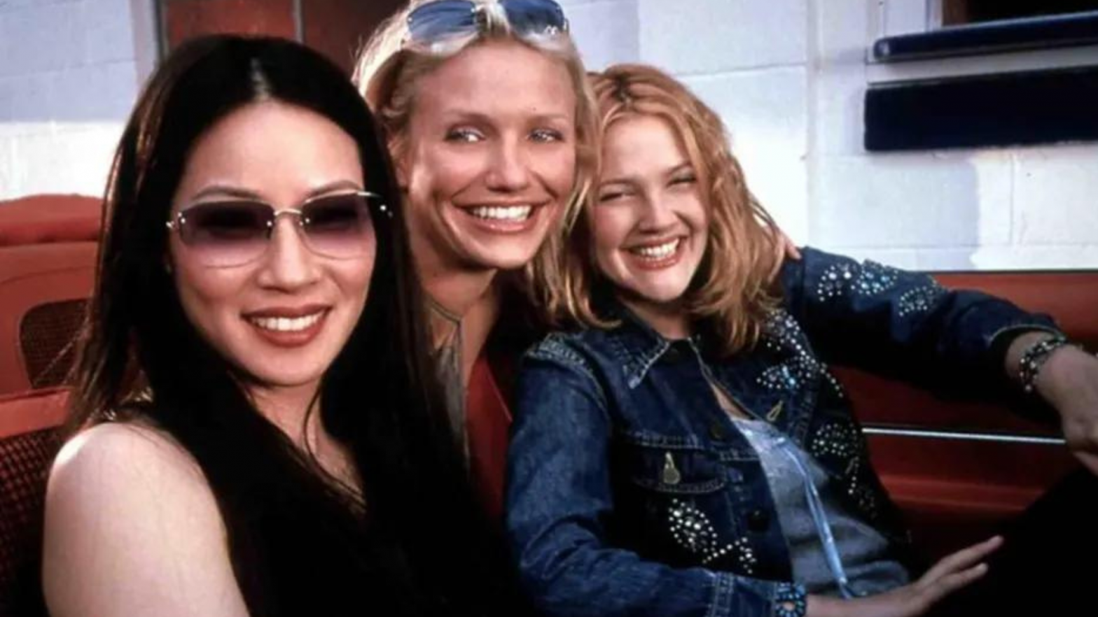 Drew Barrymore toparia fazer novo filme de As Panteras