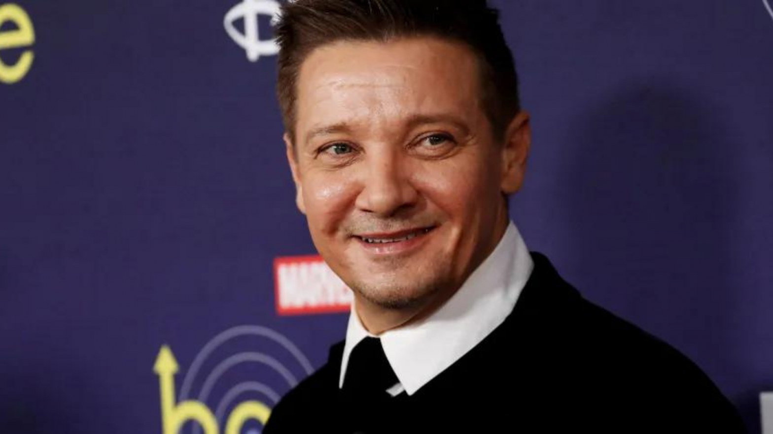 Jeremy Renner publica foto agradecendo apoio dos fãs após acidente