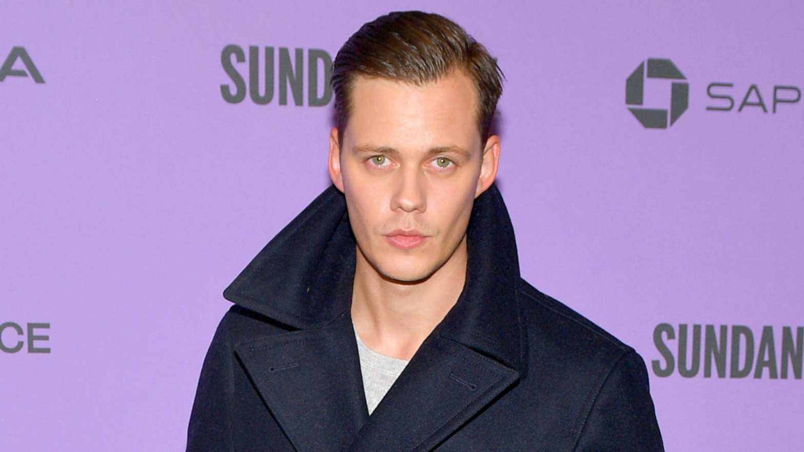 Segundo jornalista, Bill Skarsgård pode estrelar Monstro do Pântano na DC