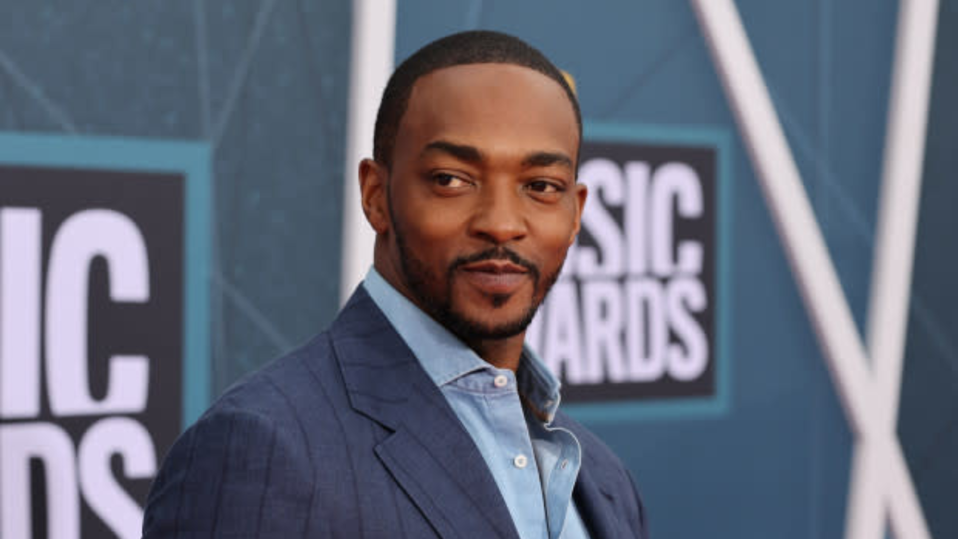 Anthony Mackie revela que gostaria de fazer filme de Metal Gear Solid