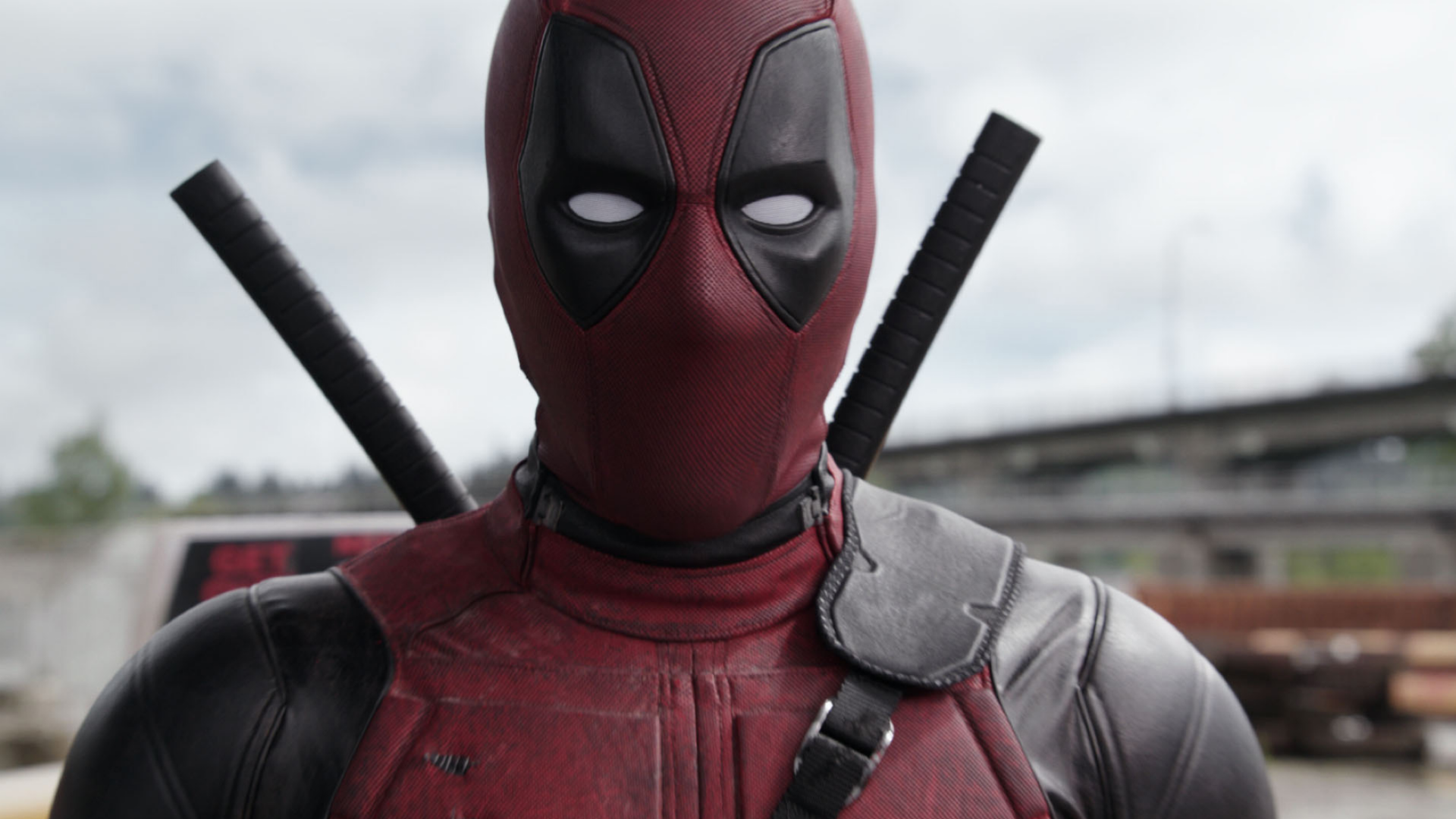 Bastidores de Deadpool 3 mostram Ryan Reynolds com o uniforme do Mercenário Tagarela