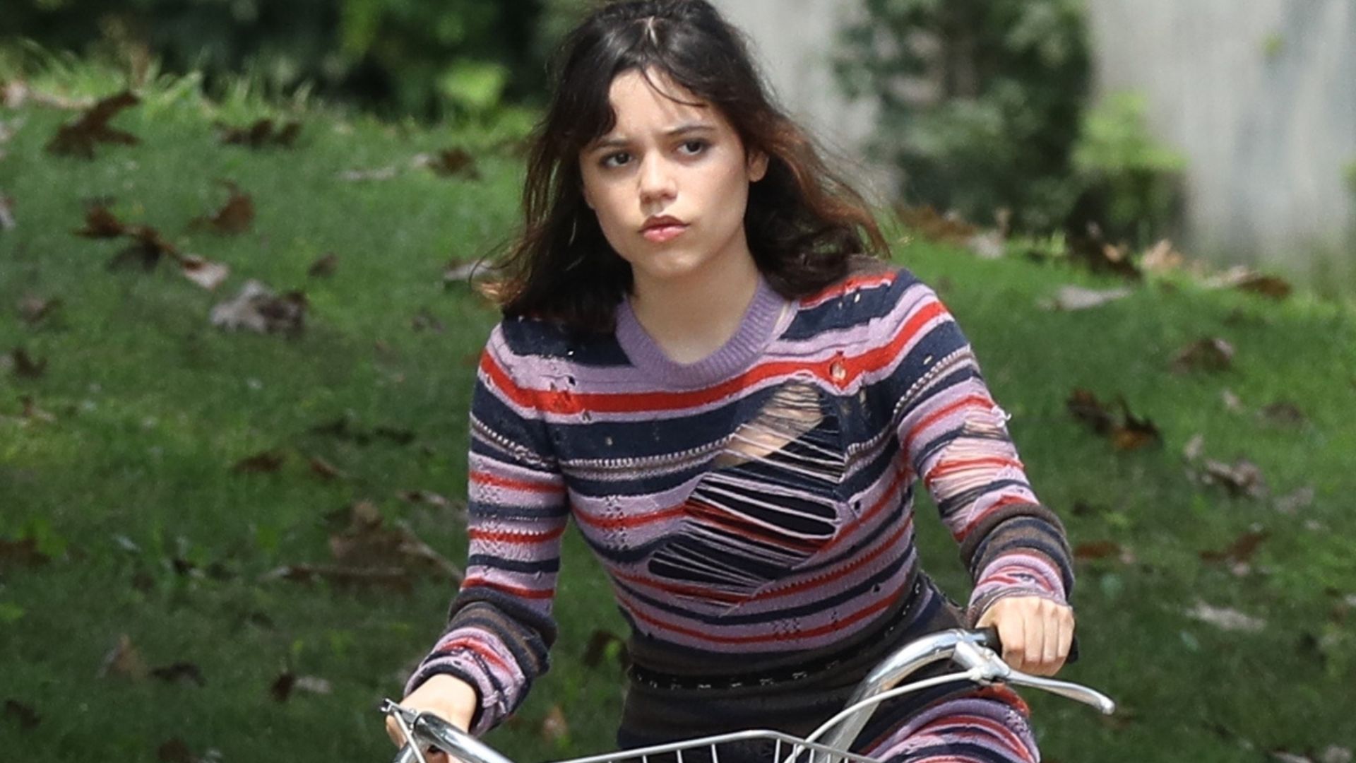 Jenna Ortega confirma seu papel em Os Fantasmas se Divertem 2
