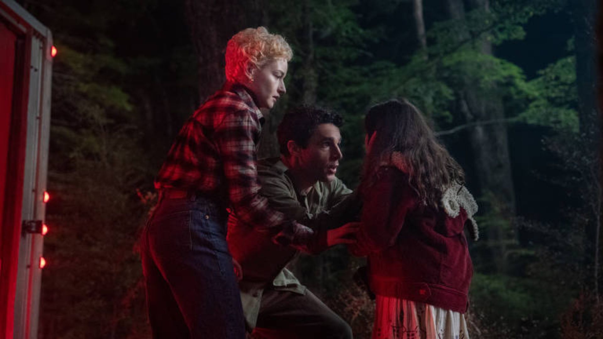 Leigh Whannell celebra o retorno dos clássicos Monstros da Universal com o lançamento de Lobisomem